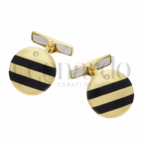 Forma Tonda con Onice e Diamante in Oro Giallo da 6,9gr.