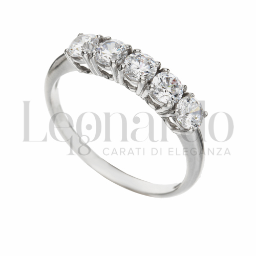 Anelli Anello Veretta da Donna in Oro 18 Carati Modello o finitura: a 5 pietre Misura pietra: 3,50 mm anello: N° 22 2,3g