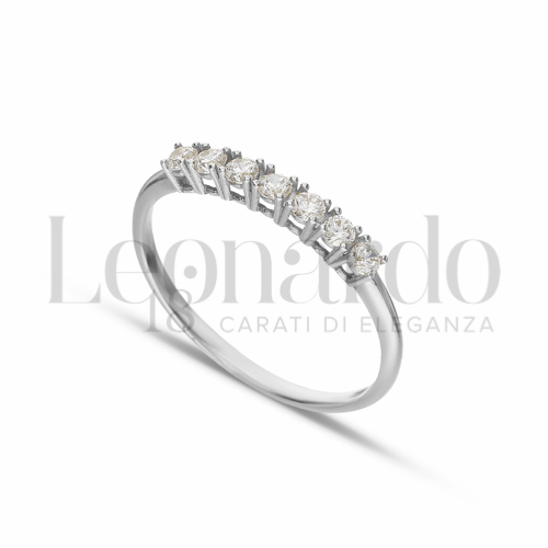 Modello o finitura Veretta a 7 pietre con Zircone bianco in Oro Bianco da 1,5gr.
