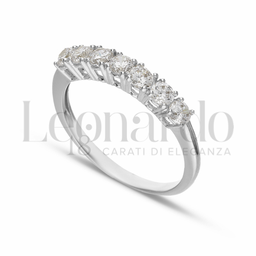 Modello o finitura Veretta a 7 pietre con Zircone bianco in Oro Bianco da 2,3gr.