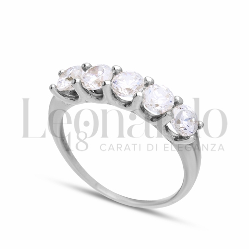 Modello o finitura Veretta a 5 pietre con Zircone bianco in Oro Bianco da 2,7gr.
