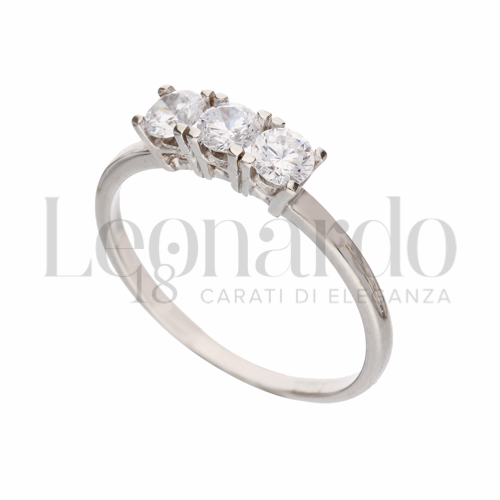 Modello Trilogy lineare con Zircone bianco in Oro Bianco da 1,8gr.