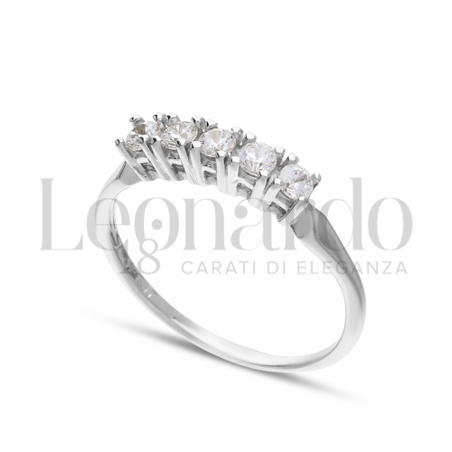 Modello o finitura Veretta a 5 pietre con Zircone bianco in Oro Bianco da 2,4gr.