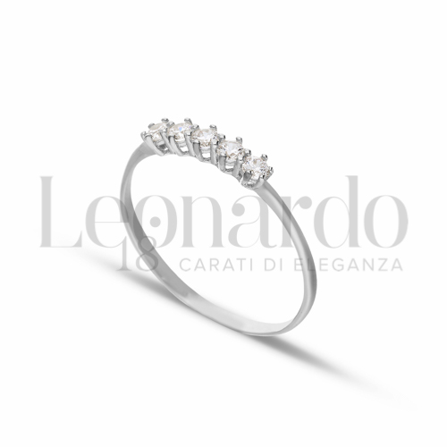 Anelli Anello Veretta da Donna in Oro 18 Carati Modello o finitura: a 5 pietre Misura pietra: 2,00 mm anello: N° 13 1,2g
