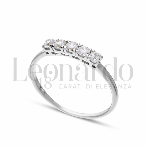 Modello o finitura Veretta a 5 pietre con Zircone bianco in Oro Bianco da 1,3gr.