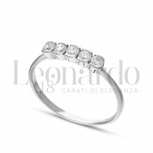 Modello o finitura Veretta a 5 pietre con Zircone bianco in Oro Bianco da 1,4gr.