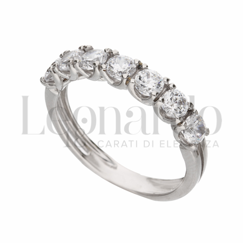 Modello o finitura Veretta a 7 pietre con Zircone bianco in Oro Bianco da 2,8gr.