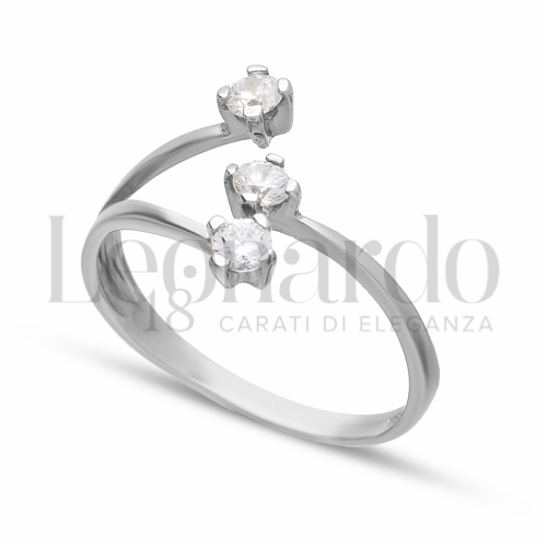 Modello o finitura Trilogy Verticale a Incastro con Zircone bianco in Oro Bianco da 2,3gr.