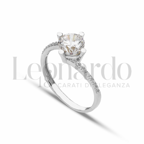 Anelli Anello Solitario con pietre sul gambo da Donna in Oro 18 Carati Misura pietra: 6,50 mm anello: N° 13 2,6g