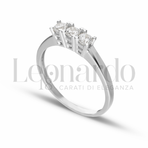 Modello o finitura Trilogy lineare con Zircone bianco in Oro Bianco da 2,3gr.