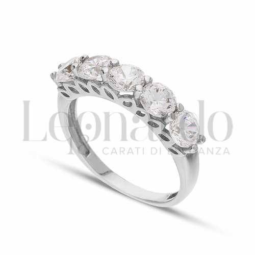Modello o finitura Veretta a 5 pietre con Zircone bianco in Oro Bianco da 3,2gr.
