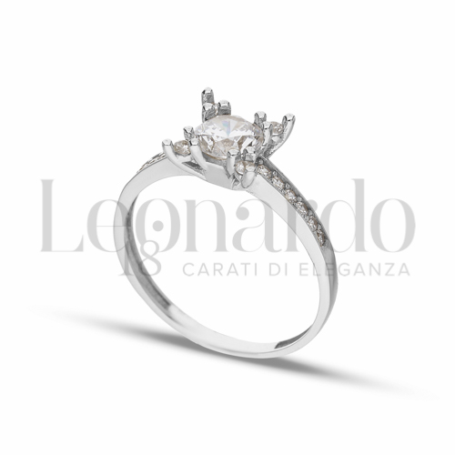 Modello o finitura Solitario con Zircone bianco in Oro Bianco da 2,1gr.