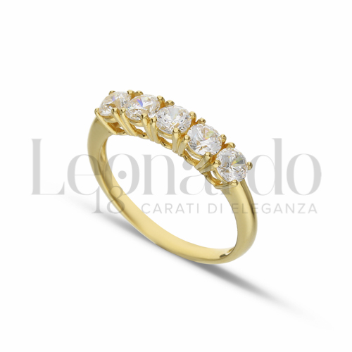 Modello o finitura Veretta a 5 pietre con Zircone bianco in Oro Giallo da 2,3gr.