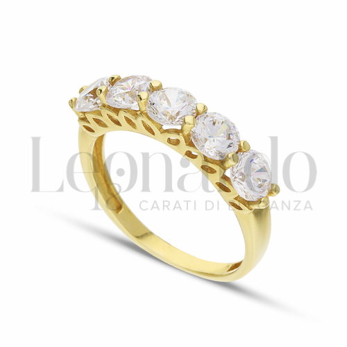 Modello o finitura Veretta a 5 pietre con Zircone bianco in Oro Giallo da 3,4gr.