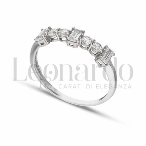 con Zircone bianco in Oro Bianco da 1,8gr.