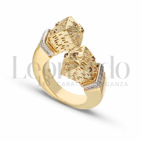 Modello Quadrato con Zirconi bianchi e zirconi Brown in Oro Giallo e Oro Bianco da 7,4gr.