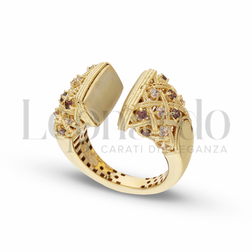 con Zirconi bianchi e zirconi Brown in Oro Giallo da 6,8gr.
