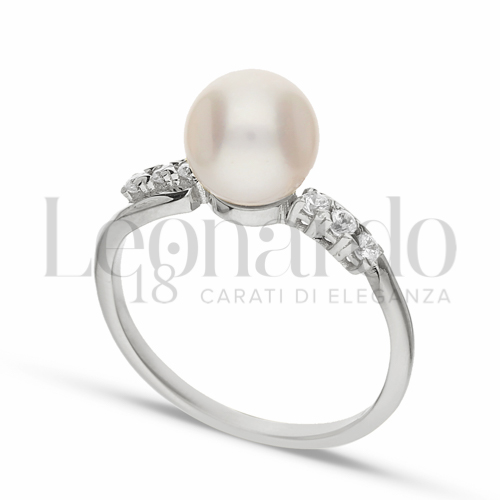 Modello 1 ° Misura con Perla & Zirconi bianchi in Oro Bianco da 2,4gr.