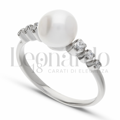 Modello 1 ° Misura con Perla & Zirconi bianchi in Oro Bianco da 2,4gr.