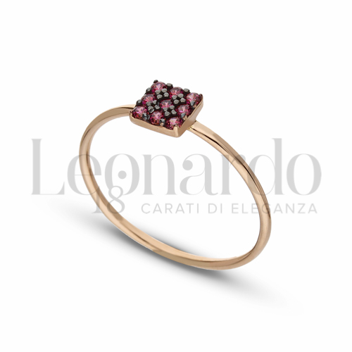 Modello 1 ° Misura con Zircone rosso in Oro Rosa da 1,2gr.