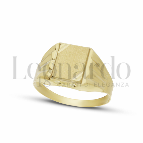 Anelli Anello a scudo rettangolare da Uomo in Oro 18 Carati Modello: Stampato Finitura o misura: Satinata con 2 angoli diamantati Misura anello: 24 2,1g