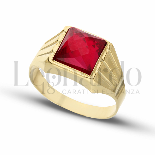 Modello Scatolato con Pietra rossa in Oro Giallo da 3,7gr.