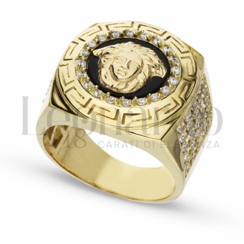 Modello Tondo con Onice e zirconi bianchi in Oro Giallo da 22,6gr.