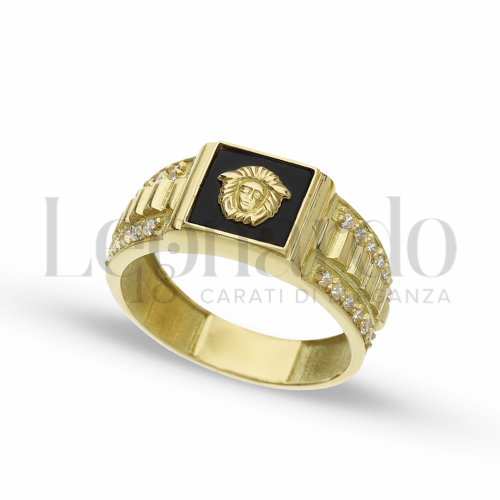 Modello Quadrato con Onice e zirconi bianchi in Oro Giallo da 4,6gr.