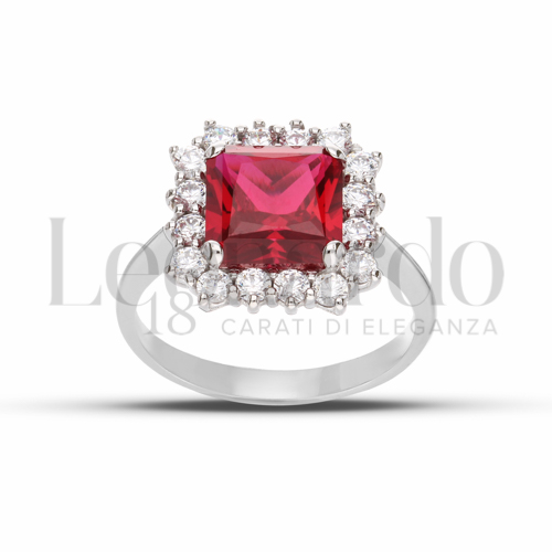 Kate 3° Misura Modello con Pietra di Colore Rosso e zirconi bianchi in Oro Bianco da 3,9gr.