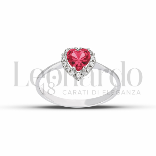 Contornato da una fila di zirconi Modello con Pietra di Colore Rosso e zirconi bianchi in Oro Bianco da 1,8gr.