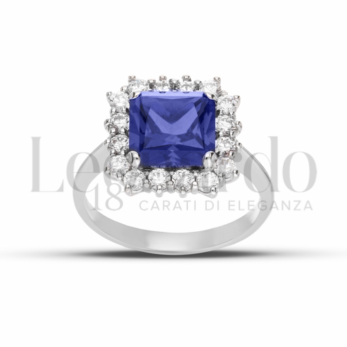 Kate 3° Misura Modello con Pietra di Colore Blu e zirconi bianchi in Oro Bianco da 3,9gr.