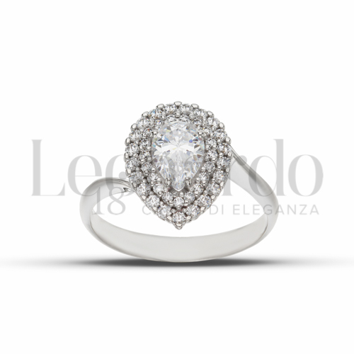 Contornato da due file di zirconi Modello con Pietra Bianca e zirconi bianchi in Oro Bianco da 3,4gr.