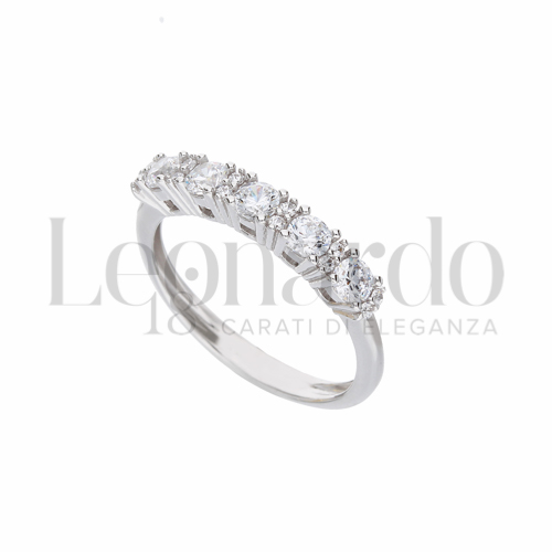con Pietra Bianca e zirconi bianchi in Oro Bianco da 2,6gr.
