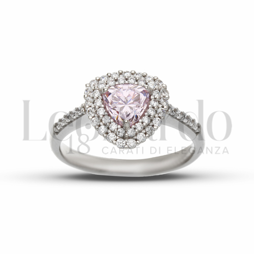 Contornato da due file di zirconi Modello con Pietra Idrotermale Rosa Light e zirconi Bianchi in Oro Bianco da 3,7gr.