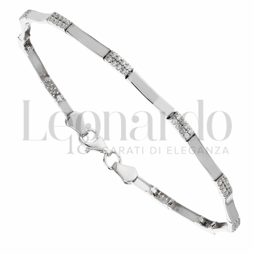 con Mezzo Pavé di zirconi bianchi in Oro Bianco da 5,5gr.