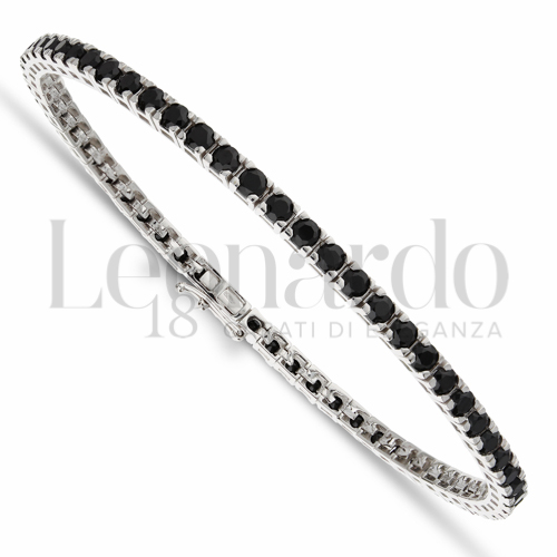 con Zirconi neri da Misura pietra 2,75 mm in Oro Bianco da 12,1gr.