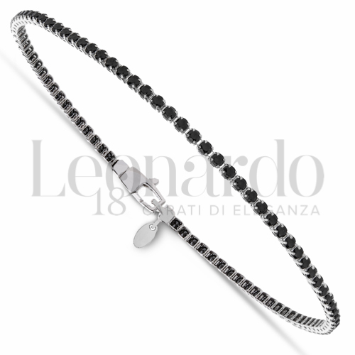 con Zirconi neri da Misura pietra 1,75 mm in Oro Bianco da 2,9gr.