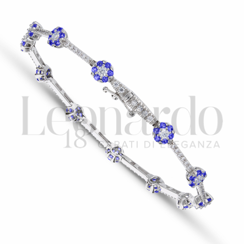 con Zirconi blu e zirconi bianchi da Misura pietra 1,50 mm in Oro Bianco da 8gr.