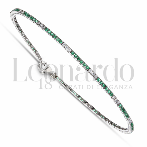 con 6+3 6 Zirconi verdi + 3 Zirconi bianchi da Misura pietra 1,10 mm in Oro Bianco da 3,5gr.