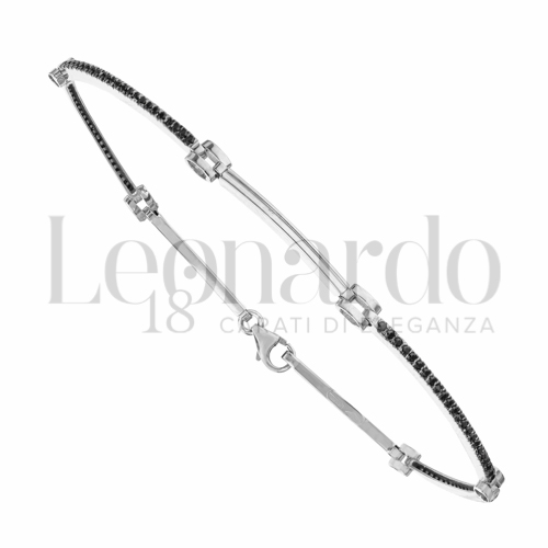 con Zirconi neri in Oro Bianco da 4,5gr.