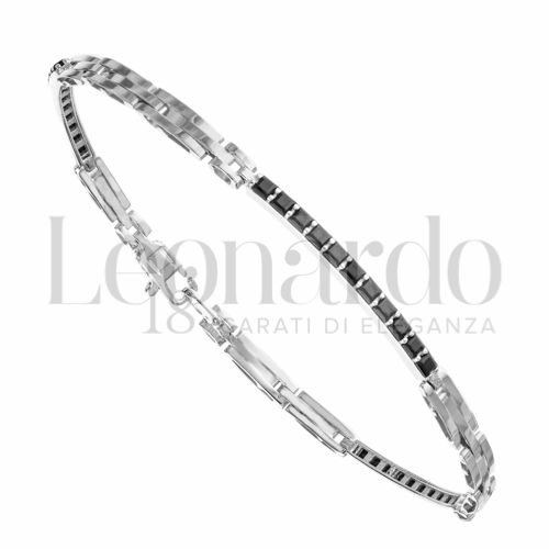 1° Misura con Zirconi neri in Oro Bianco da 7,5gr.