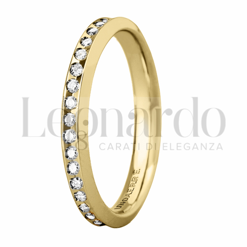 modello Slim in Oro Giallo con Giro di Diamanti