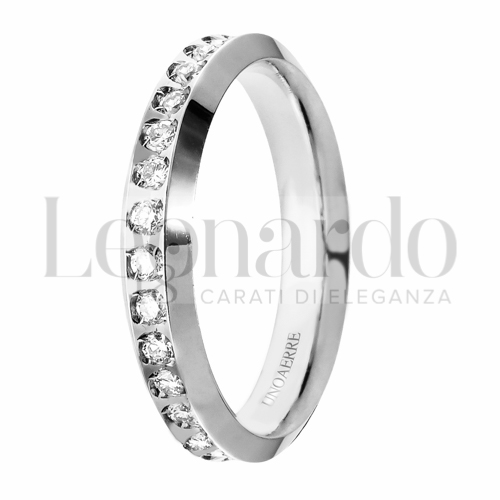 modello Classico in Oro Bianco con Giro di Diamanti