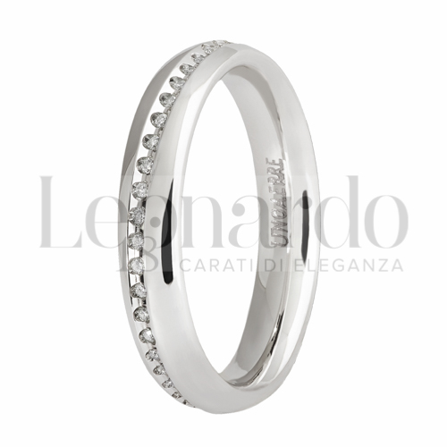 modello in Oro Bianco con Giro di Diamanti