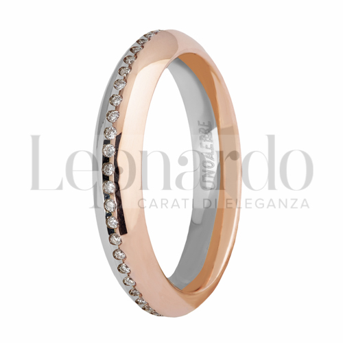 modello in Oro Rosa e Oro Bianco con Giro di Diamanti