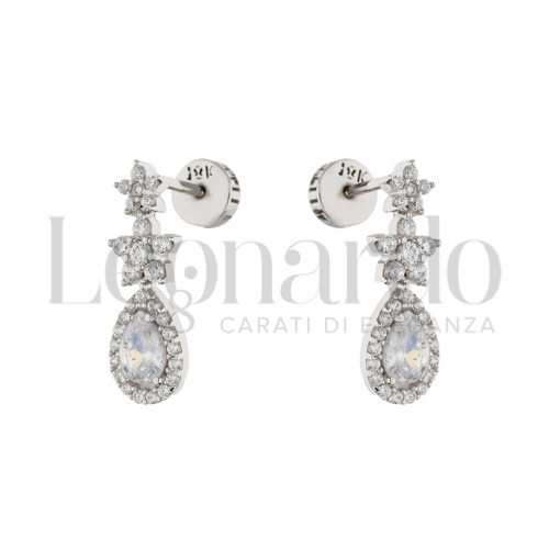 Forma Fiore con Zircone bianco in Oro Bianco da 3,7gr.