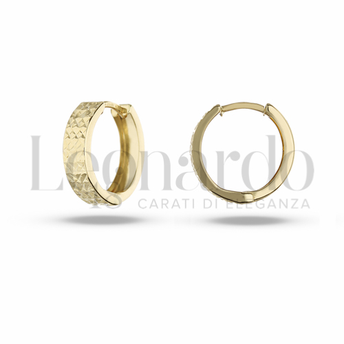Orecchini - Scattini Double Face da Donna in Oro 18 Carati Spessore o modello: 4,00 mm Diametro interno misura: 12 Finitura elemento: Lucida e diamantata 1,5g