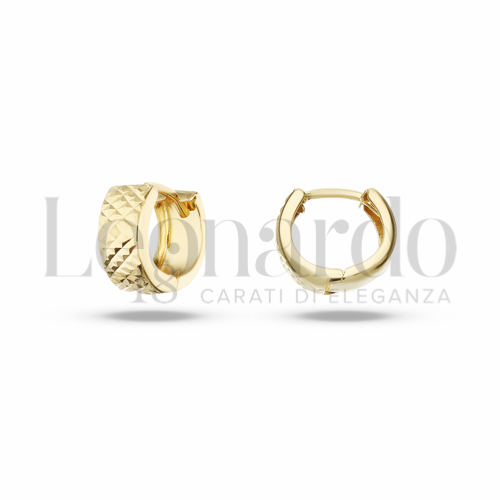 Orecchini - Scattini Double Face da Donna in Oro 18 Carati Spessore o modello: 5,00 mm Diametro interno misura: 8 Finitura elemento: Lucida e diamantata 1,8g