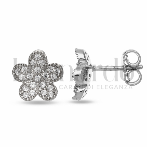 Misura o soggetto Fiore con Zircone bianco in Oro Bianco da 2,8gr.