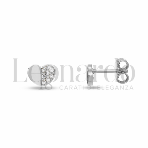 Misura o soggetto Cuore con Mezzo Pavé di zirconi bianchi in Oro Bianco da 1,2gr.